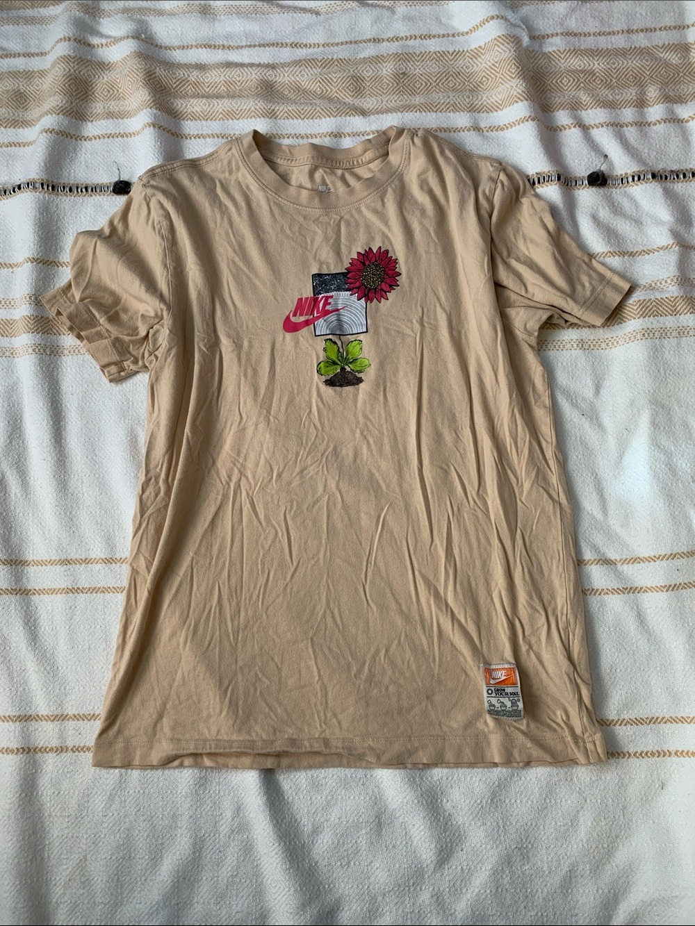 Nike Grow Your Sole T-Shirt Size Small